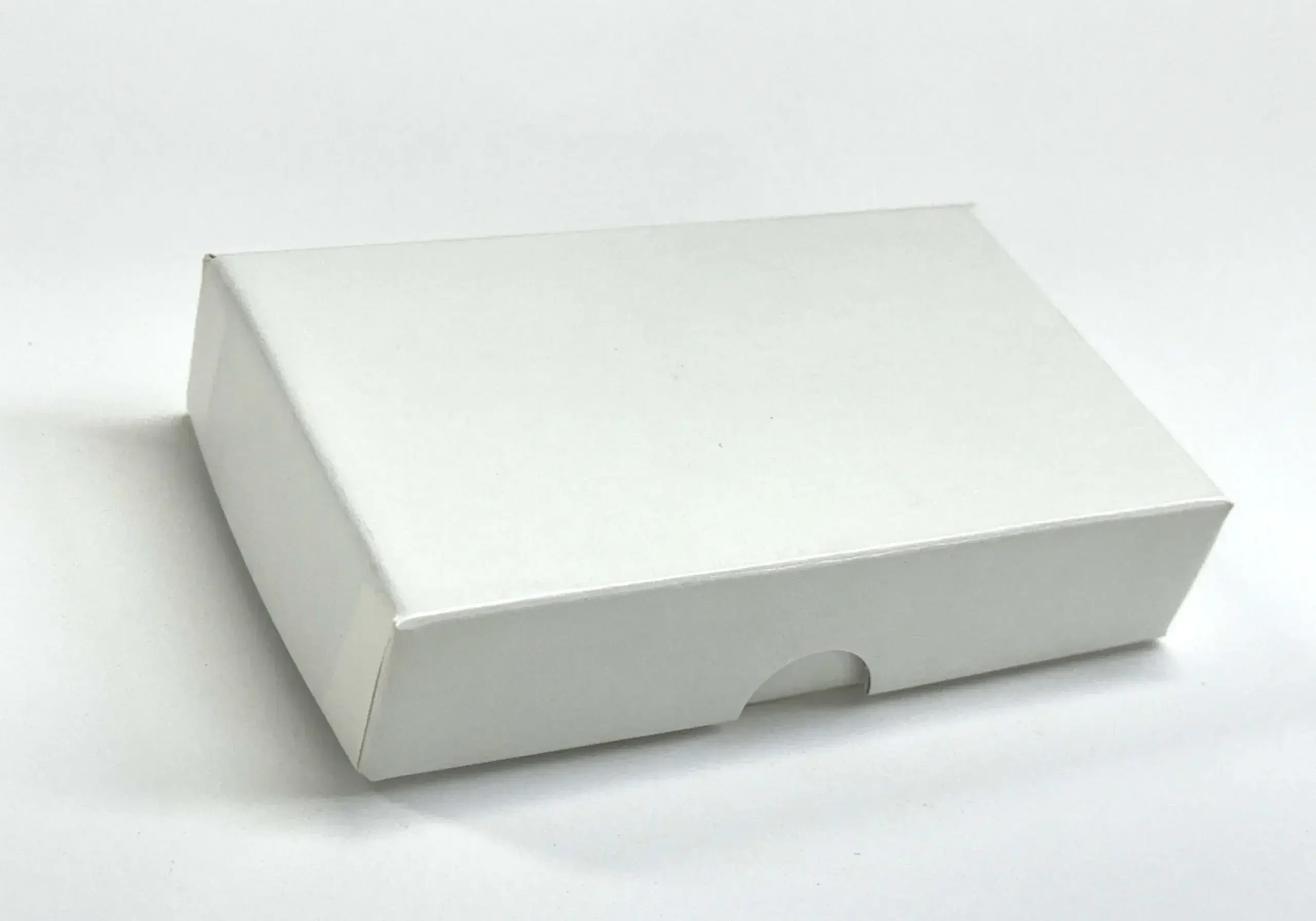 White Set-Up Box with thumb notches with a white background